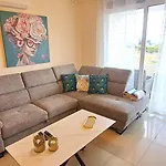 Nissi 2 And Sea View Free Wifi Daire Aya Napa