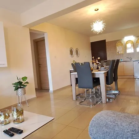 Apartmán Nissi 2 And Sea View Free Wifi