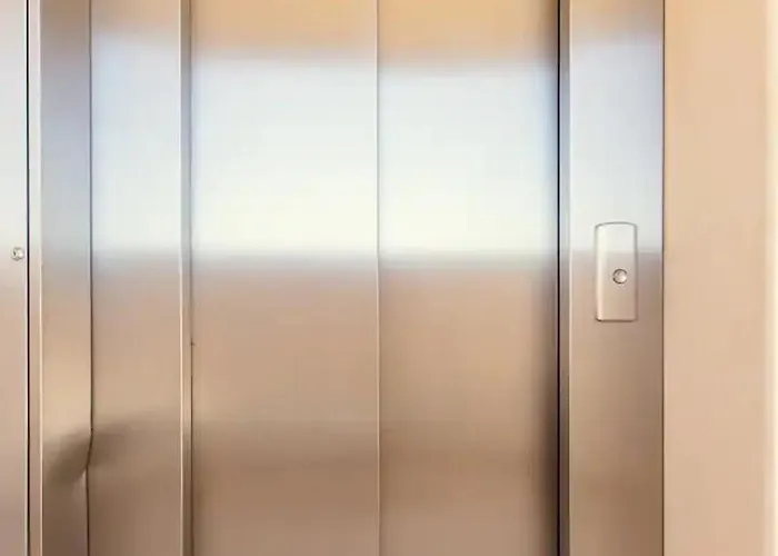 Nissi 2 And Sea View Free Wifi Lejlighed